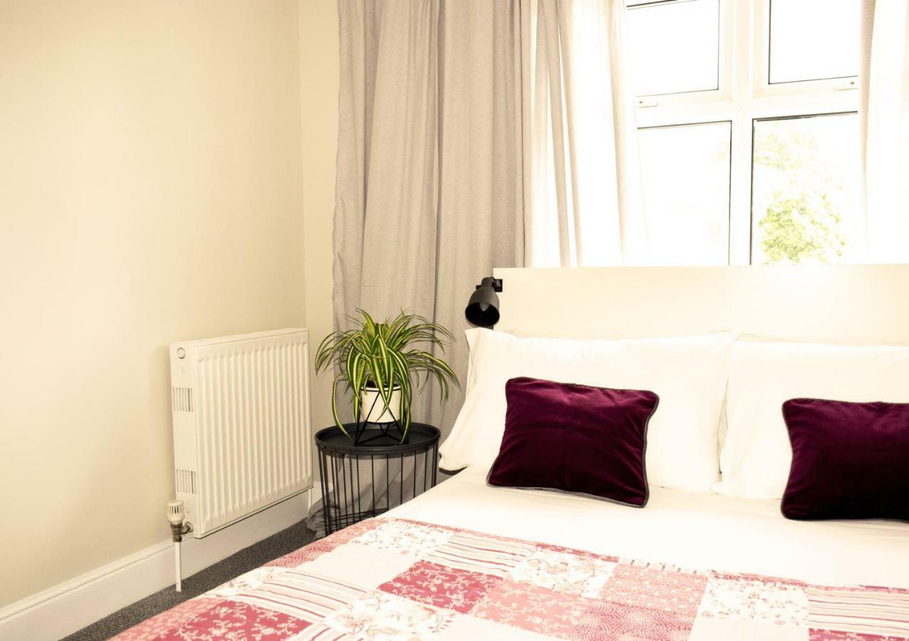 Charming Three Bed Home Near City Centre And Hospital Саутгемптон Экстерьер фото
