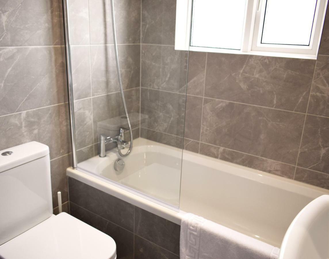 Charming Three Bed Home Near City Centre And Hospital Саутгемптон Экстерьер фото